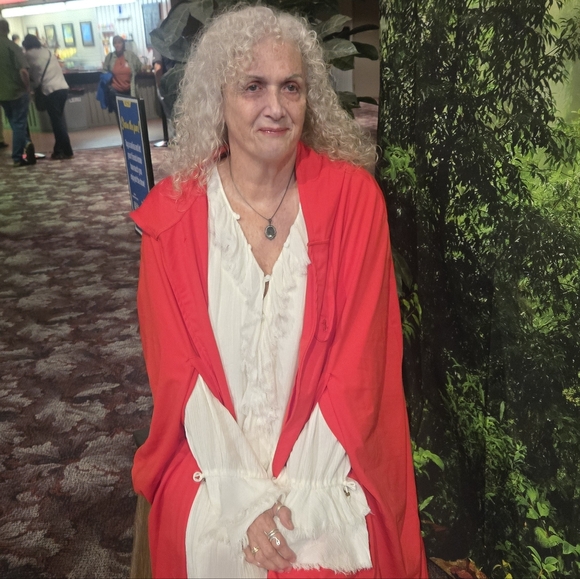 Meet your Posher, Julie - Picture 8 of 8